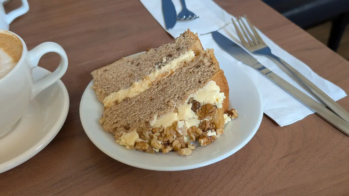 Bluebells Deli Kitchen And Bakery – bakery & café in Hove Edge, Brighouse